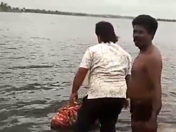 ஓட்டம்பிடித்தனர்