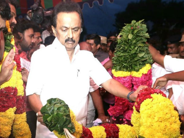 MK Stalin pay his tribute to Pratheeba MK Stalin pay his tribute to Pratheeba