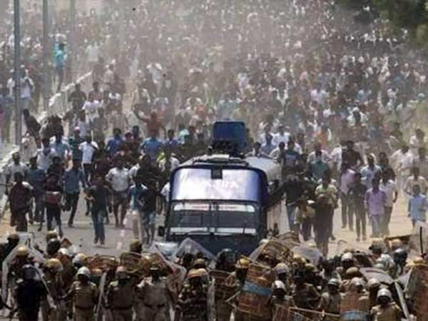 வீரவசனம் பேசவைத்தனர்