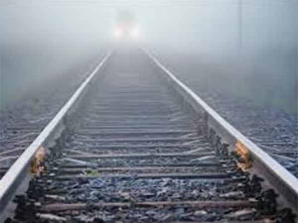 The policeman suicide in front of the train in Tiruppur The policeman suicide in front of the train in Tiruppur