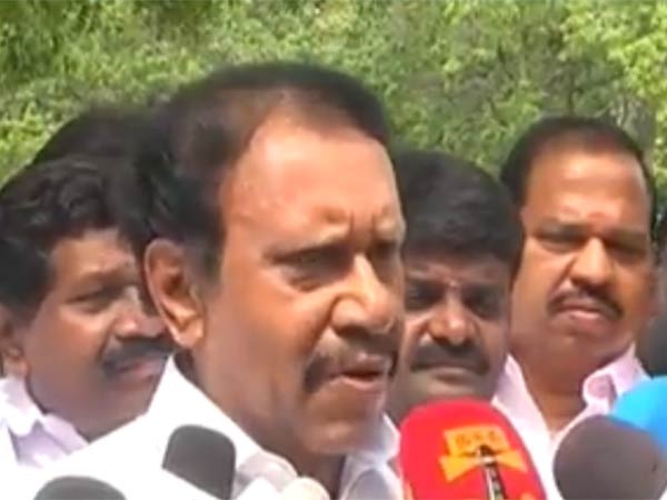 Thambidurai says that S.Ve.Shekher is not that much politician Thambidurai says that S.Ve.Shekher is not that much politician