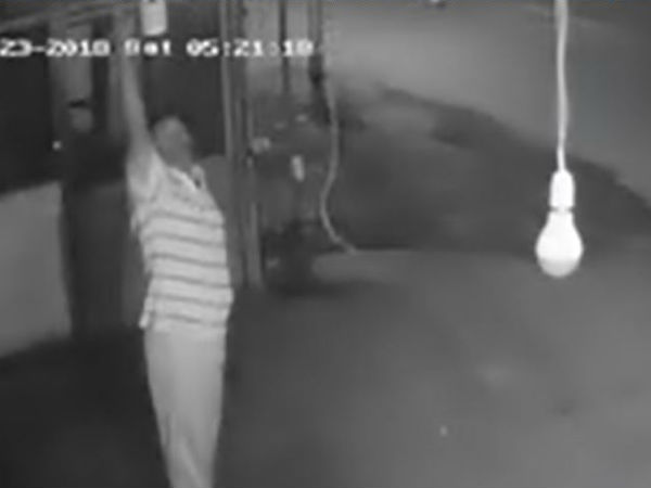 a man theft caught on cctv camera in kovai a man theft caught on cctv camera in kovai