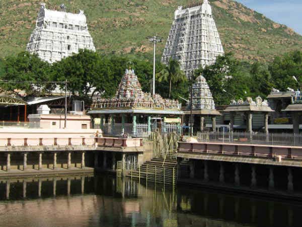 அதிர்ச்சியில் பக்தர்கள்