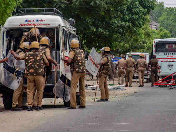 உயர்நீதிமன்ற கிளை உத்தரவு
