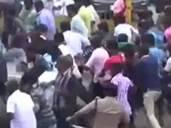 மருத்துவமனையில் அனுமதி