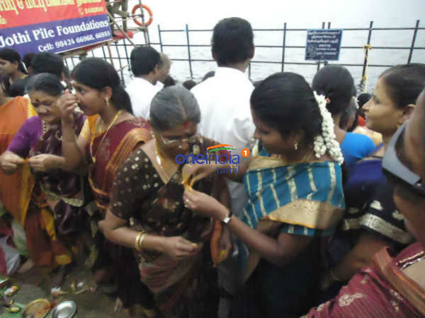 சுமங்கலி பெண்கள்