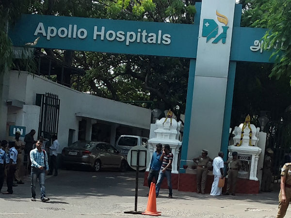 Apollo doctors appear before Arumugasamy Commission Apollo doctors appear before Arumugasamy Commission