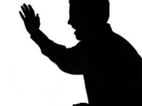 A owner hanged 14 years old boy upside down for steeling iron pipes A owner hanged 14 years old boy upside down for steeling iron pipes