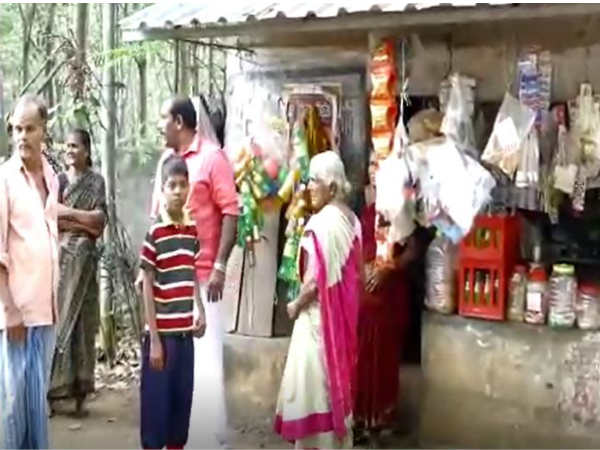 6 sovereign chain snatched from woman in Kanniyakumari 6 sovereign chain snatched from woman in Kanniyakumari