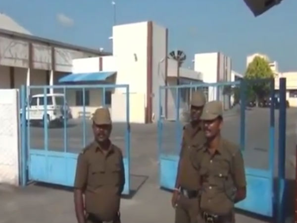 500க்கும் மேற்பட்ட அதிகாரிகள்
