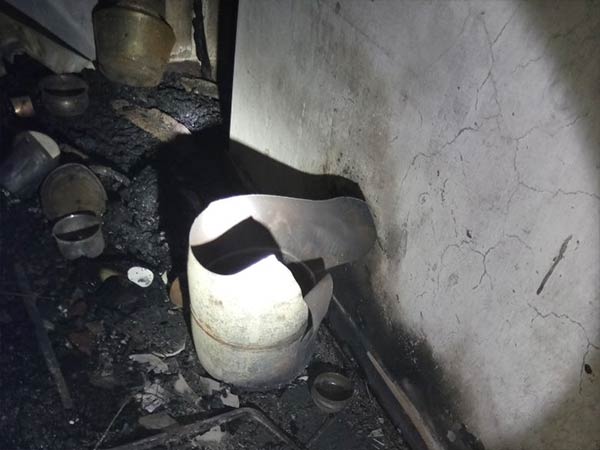 வெடித்து சிதறிய உடல்கள்