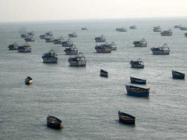 Andhra pradesh fisherman attacked Tamil Nadu fisherman Andhra pradesh fisherman attacked Tamil Nadu fisherman