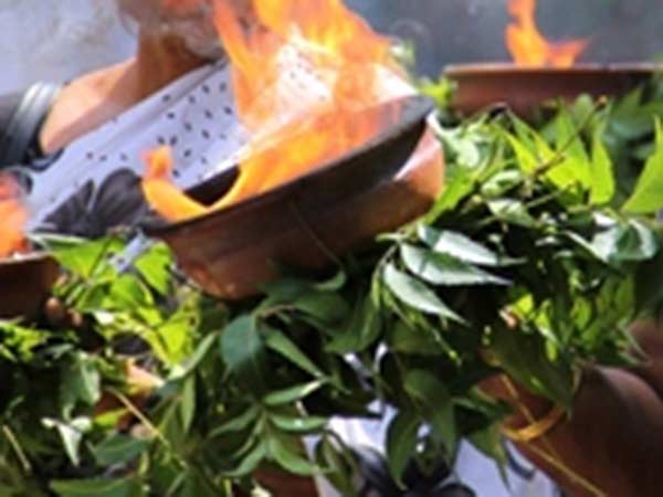 Near Peranamallur , a Lady says will eat officers for ordering green ways Near Peranamallur , a Lady says will eat officers for ordering green ways