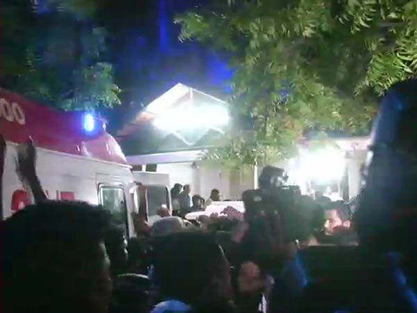 வீடியோ எடுத்த ஊடகங்கள்