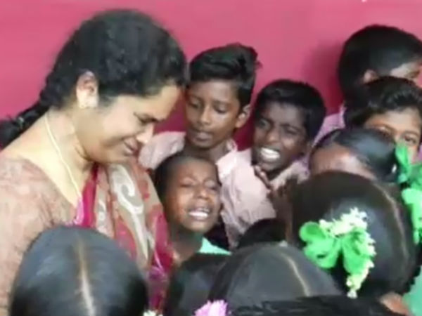 அழுத மாணவர்கள்