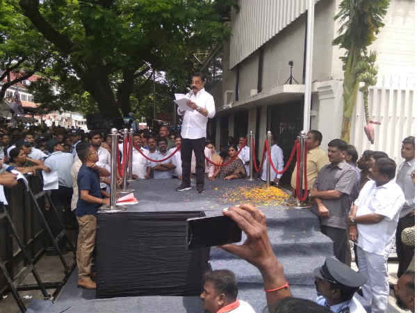 மகளே பகுத்தறிவாதி இல்லை