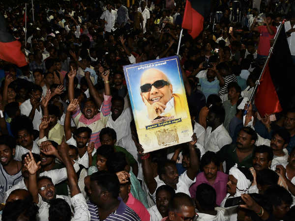 மக்கள் பிரார்த்தனை