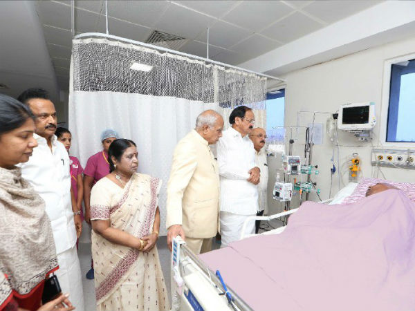 Photo of Karunanidhi in Kauvery hospital released for the first time Photo of Karunanidhi in Kauvery hospital released for the first time