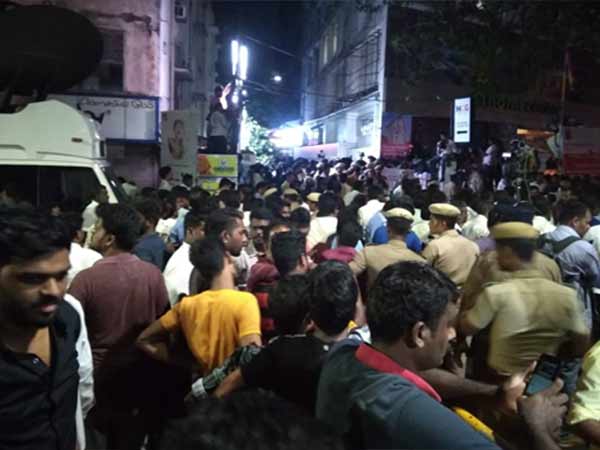 போலீஸார் ஆஜராக உத்தரவு