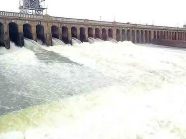 20,000 cusecs of water released from Krishna Raja Sagar dam 20,000 cusecs of water released from Krishna Raja Sagar dam