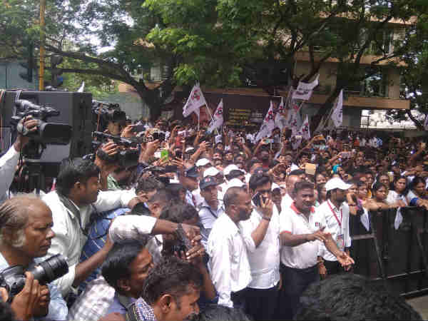 துணைதலைவர் ஞானசம்பந்தன்