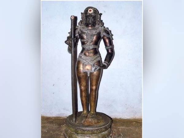 மூலவர் சன்னதி மூடல்