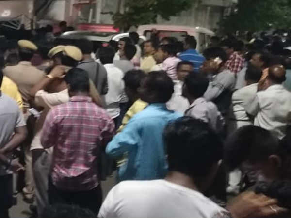 காலையிலேயே வந்தனர்