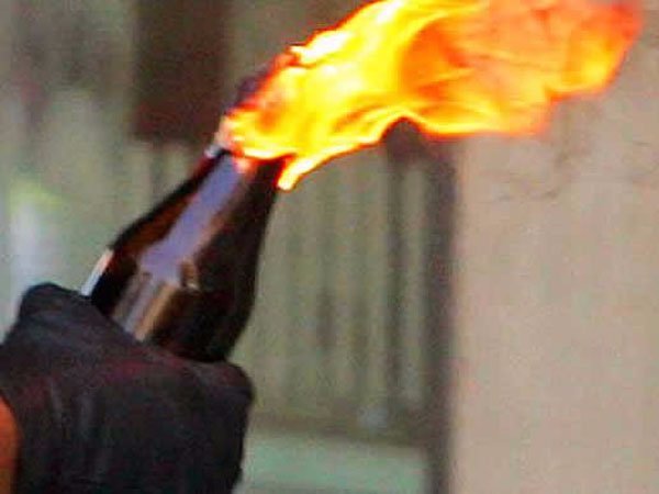 Hindu Makkal Katchi person thrown petrol bomb himself his house for police protection Hindu Makkal Katchi person thrown petrol bomb himself his house for police protection