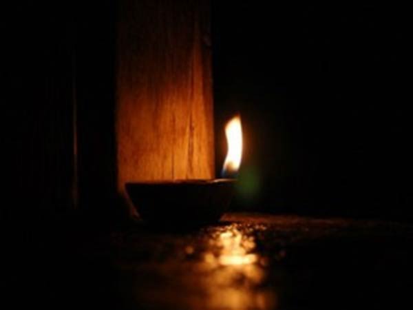 இருளில் மூழ்கும் ஆபத்து