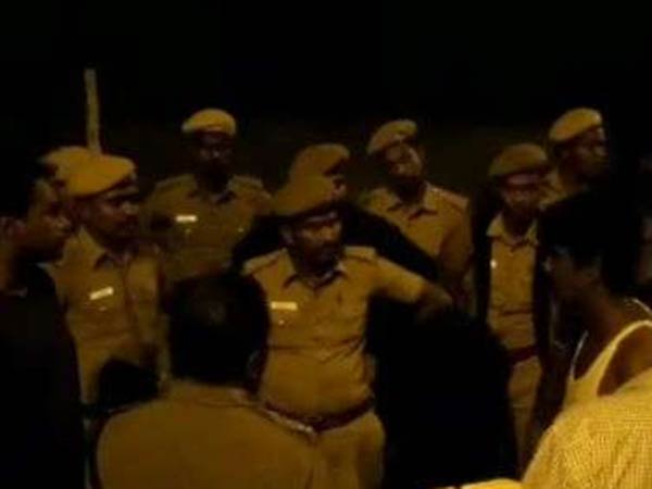 Gangsters arrested in Tiruvallur Gangsters arrested in Tiruvallur