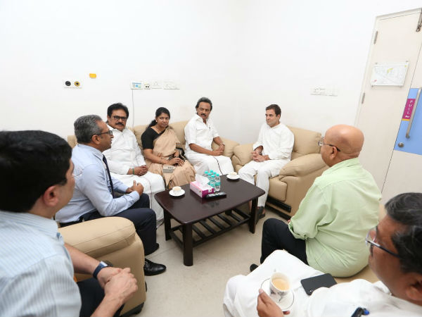 Karunanidhi is so strong like TN people says Rahul Gandhi Karunanidhi is so strong like TN people says Rahul Gandhi