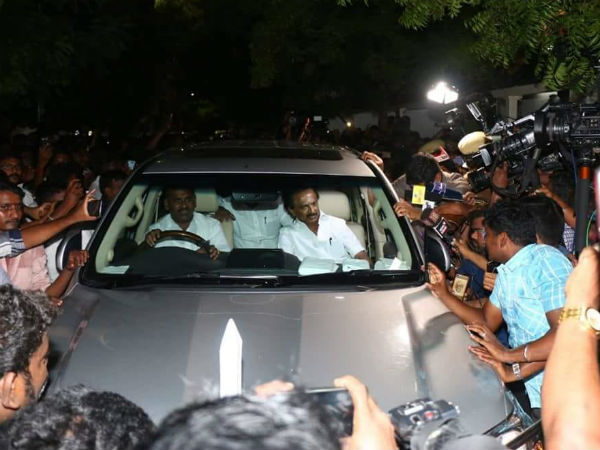 வீட்டிற்கு சென்றார்