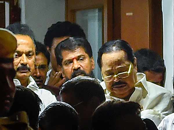 DMK working president Stalin, Duraimurugan arrived to Chennai Kaveri hospital DMK working president Stalin, Duraimurugan arrived to Chennai Kaveri hospital