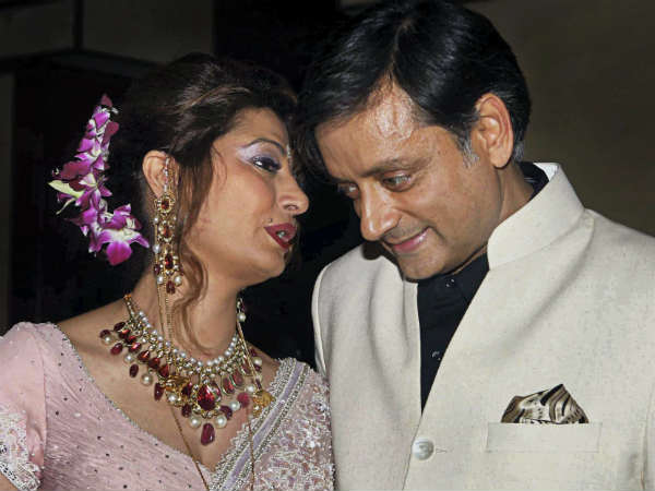 Shashi Tharoor gets bail in Sunanda Pushkar Death Case Shashi Tharoor gets bail in Sunanda Pushkar Death Case