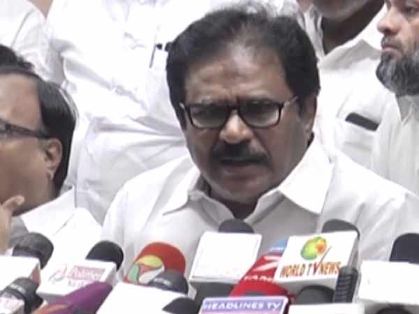 Thirunavukkarasar condemned Nirmala Sitharaman for refusing to meet O Panneerselvam Thirunavukkarasar condemned Nirmala Sitharaman for refusing to meet O Panneerselvam