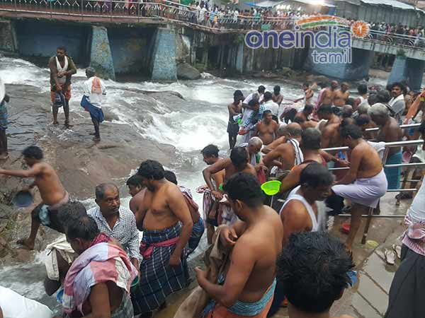 புனித நீராடி வழிபாடு