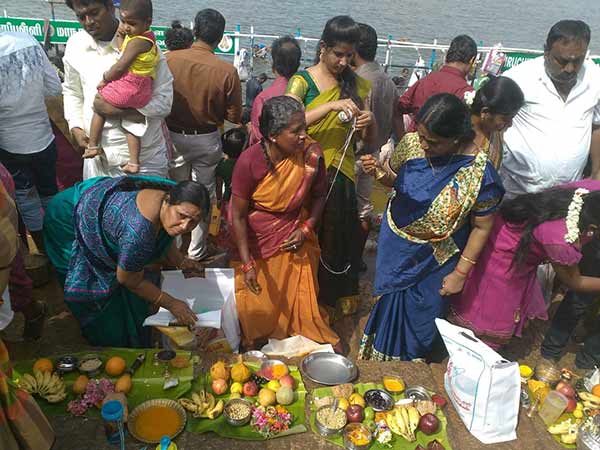 சீர்வரிசைப் பொருட்கள்