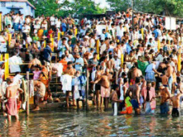 புதுமணத்தம்பதியர்