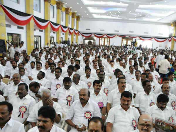 அதிமுக கூட்டம்