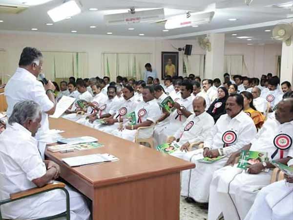 AIADMK executive meeting, adopted a condolence motion of Karunanidhi AIADMK executive meeting, adopted a condolence motion of Karunanidhi