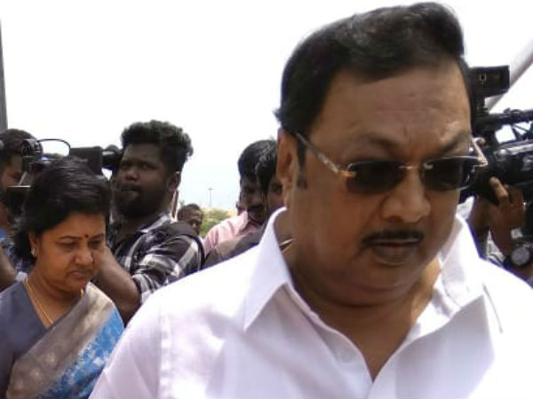 ஸ்டாலினுக்கு தூது அனுப்பினார்