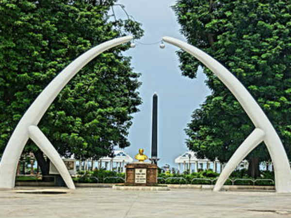 பகரும் சரித்திர சின்னங்கள்