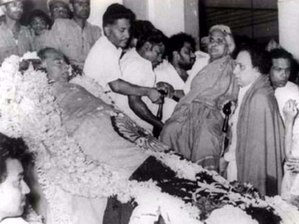 அண்ணா சதுக்கம்