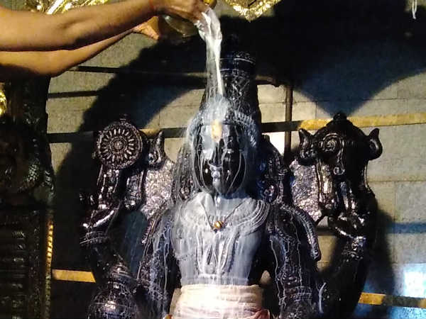 ஸ்ரீதன்வந்திரி பகவான் அபிஷேகம்