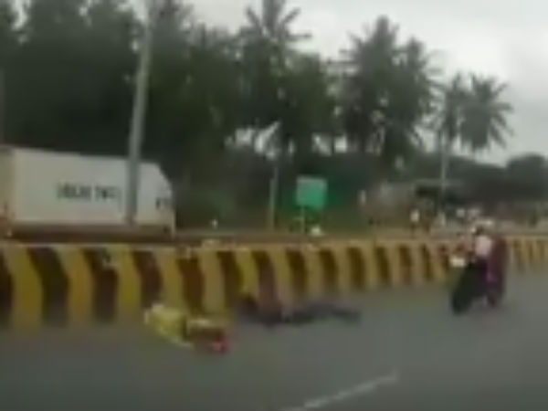 செல்போனில் பேசியபடி வாகனம் ஓட்டுதல்