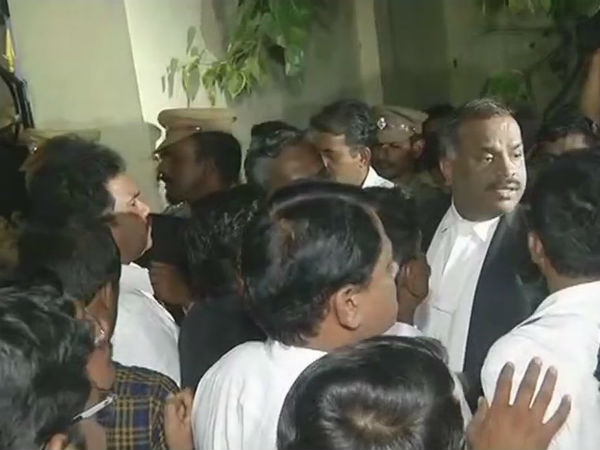 Madras HC Acting CJ shall sit along with Justice SS Sundar to hear DMKâs case