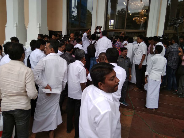 DMK executive committee to meet on today DMK executive committee to meet on today