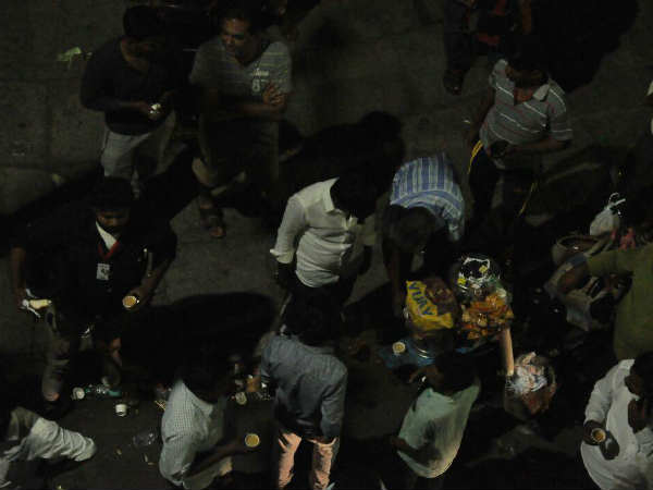 Many temporary shops comes near Kauvery hospital Many temporary shops comes near Kauvery hospital