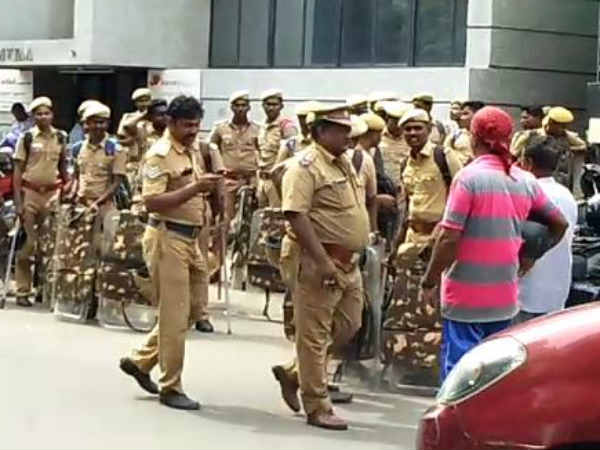 தொண்டர்கள் கலக்கம்