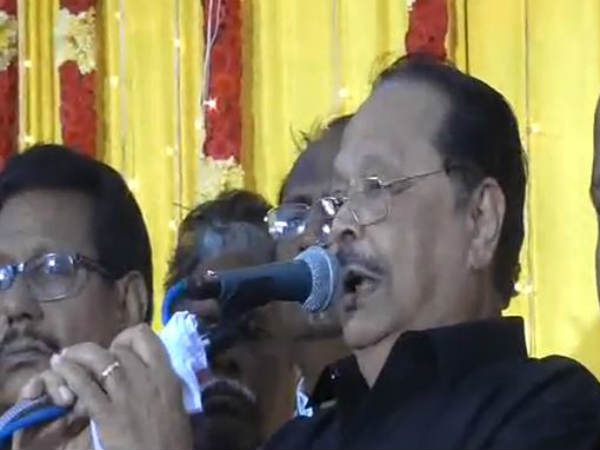 கன்னத்தை வருடி திருஷ்டி